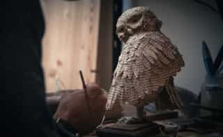 Chouette en papier, Aurélien Raynaud, peintre sculpteur animalier
