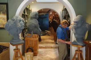 Galerie Wildlife Art, Gorille en grillage, sculptures en grillage, Aurélien Raynaud, peintre sculpteur animalier